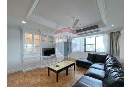 4 bed pet allowed private rooftop BTS phrompong