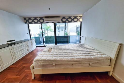 Spacious 4+1BR Baan Sathorn Condominium - Pet-Friendly and Unfurnished - 920071001-12599