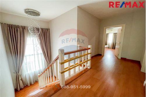 286 Sqm., 4 Beds House listed for ฿ 14,000,000.