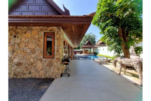 Thai Style Villa for rent at Bangrak Koh Samui