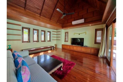 Thai Style Villa for rent at Bangrak Koh Samui