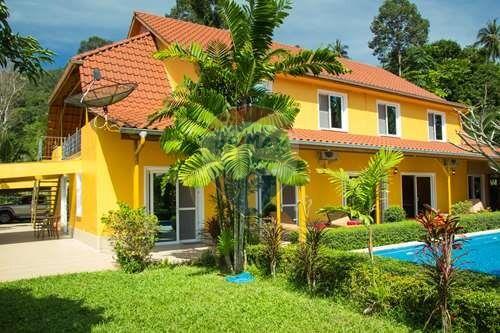 Spacious 5-bedroom pool villa