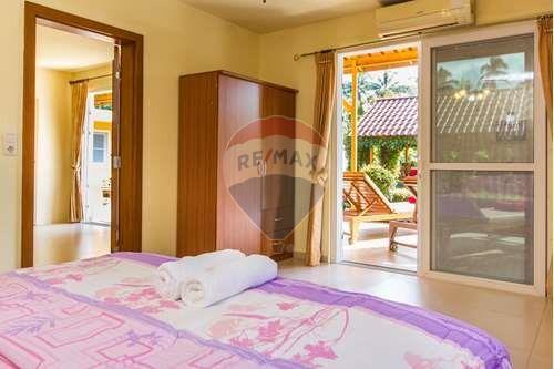 Spacious 5-bedroom pool villa