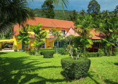 Spacious 5-bedroom pool villa