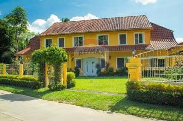 Spacious 5-bedroom pool villa