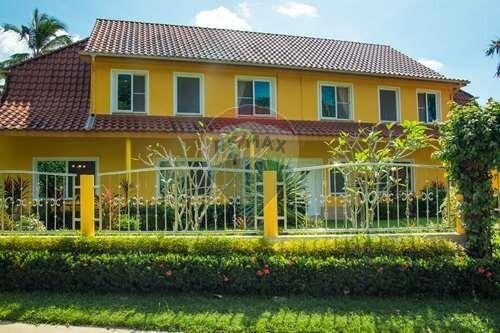 1,236 Sqm., 7 Beds, 6 Baths House listed for ฿ 16,000,000.