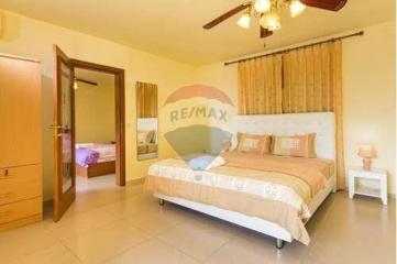 Spacious 5-bedroom pool villa