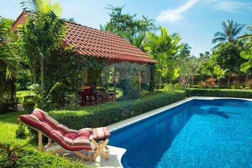 Spacious 5-bedroom pool villa