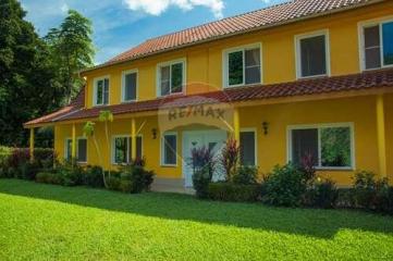 Spacious 5-bedroom pool villa