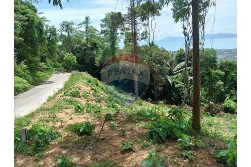 2,140 Sqm. Land listed for ฿ 4,500,000.