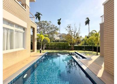 572 Sqm., 3 Beds, 6 Baths Townhouse listed for ฿ 35,000,000.