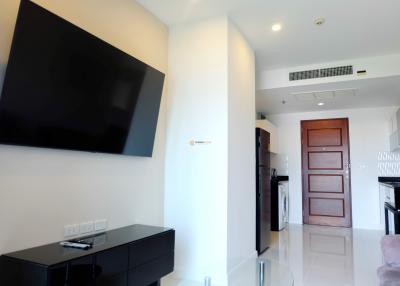 คอนโดนี้ มีห้องนอน 1 ห้องนอน  อยู่ในโครงการ คอนโดมิเนียมชื่อ The Axis Condo Pattaya 