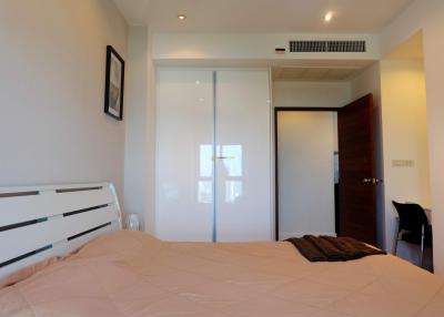 คอนโดนี้ มีห้องนอน 1 ห้องนอน  อยู่ในโครงการ คอนโดมิเนียมชื่อ The Axis Condo Pattaya 
