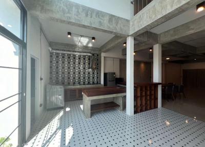 Modern 3-Bed Townhouse: Nong Khwai Rental