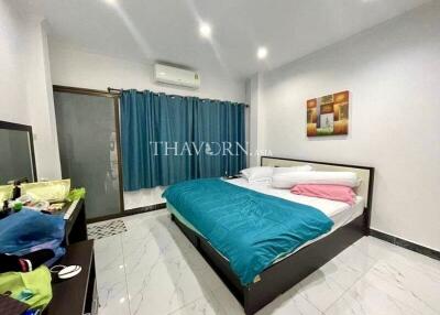 บ้าน ขาย 3 ห้องนอน 250 ตร.ม. ที่ดิน 270 m² ใน  Adare Garden, Pattaya