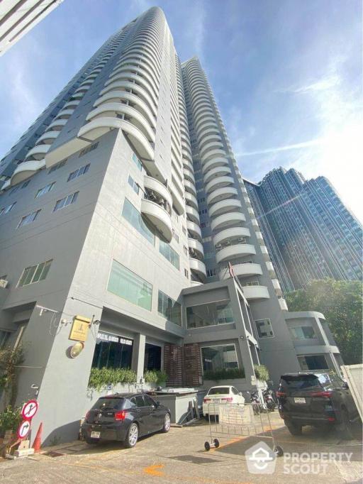 2-BR Condo at Wittayu Complex near BTS Phloen Chit