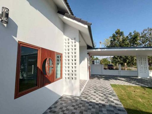 Discover this 3-bed, 2-bath single house for sale Chiang Mai Puriville 1 project. Ideal for family living. Inclusive of water tank, kitchen amenities, and more.