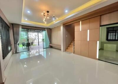 Spacious 7BR Twin House for Sale in Chiang Mai - Reduced Price
