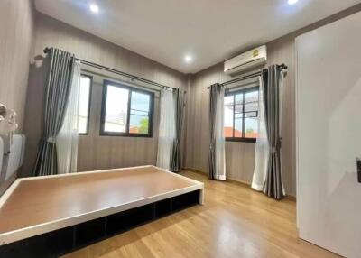 Spacious 7BR Twin House for Sale in Chiang Mai - Reduced Price