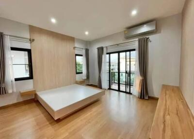 Spacious 7BR Twin House for Sale in Chiang Mai - Reduced Price