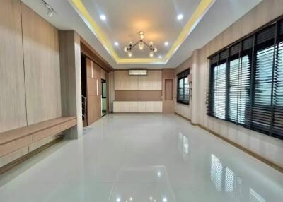 Spacious 7BR Twin House for Sale in Chiang Mai - Reduced Price