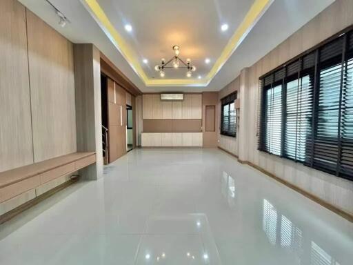 Spacious 7BR Twin House for Sale in Chiang Mai - Reduced Price