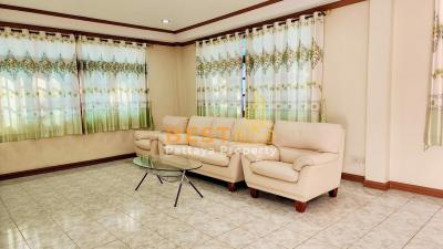 3 Bedrooms Villa / Single House East Pattaya H011646
