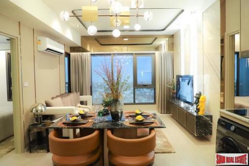 New High-Rise Condo with Roof Top Facilities next to BTS Pho Nimit, Krung Thonburi - 2 Bed Units