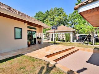 Sedona Villas – 4 bed 5 bath in East Pattaya PP9499