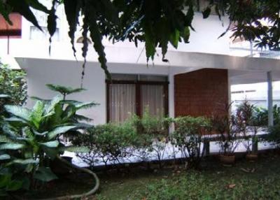 Phayathai, House with garden to let in central location