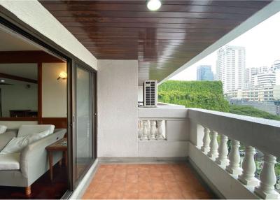 Homey Pet-Friendly Low-Rise Apartment with 3 Bedrooms in Sukhumvit 15, Close to NIST - 920071001-12602