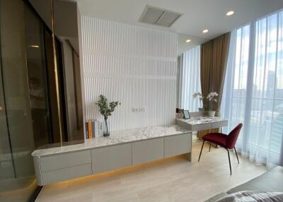 Condo for Rent at Noble Phloen Chit