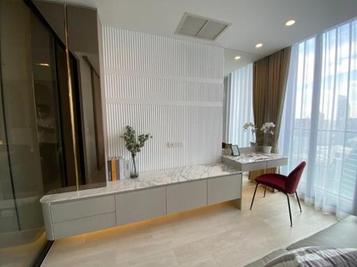 Condo for Rent at Noble Phloen Chit