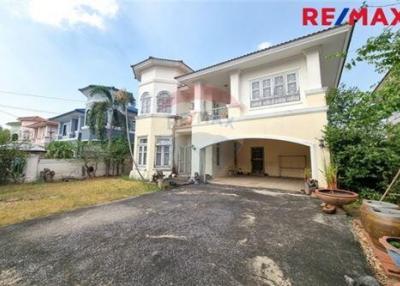 203 Sqm., 3 Beds Townhouse listed for ฿ 3,700,000.