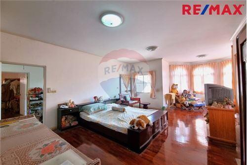 203 Sqm., 3 Beds Townhouse listed for ฿ 3,700,000.