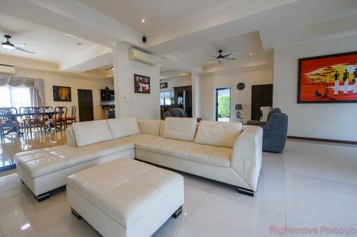 6 Bed House For Sale In East Pattaya - Santa Maria