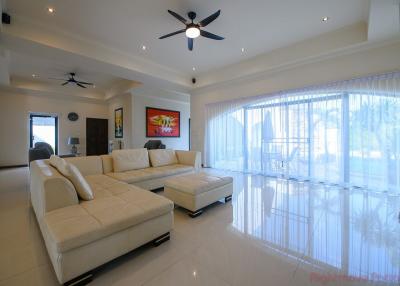 6 Bed House For Sale In East Pattaya - Santa Maria