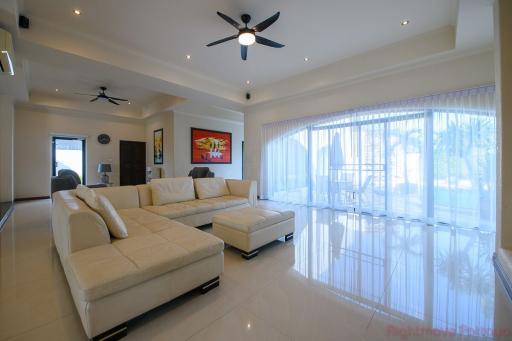 6 Bed House For Sale In East Pattaya - Santa Maria