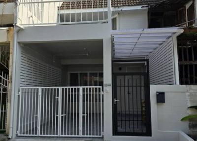 For Rent Bangkok Town House Sukhumvit BTS Udom Suk Phra Khanong