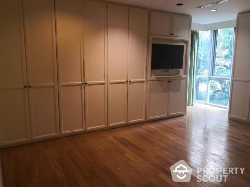 2-BR Condo at The Legend Saladaeng near MRT Si Lom