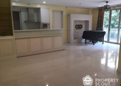 2-BR Condo at The Legend Saladaeng near MRT Si Lom