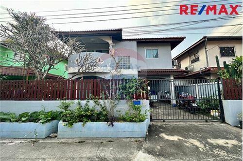 111 Sqm., 3 Beds House listed for ฿ 3,550,000.