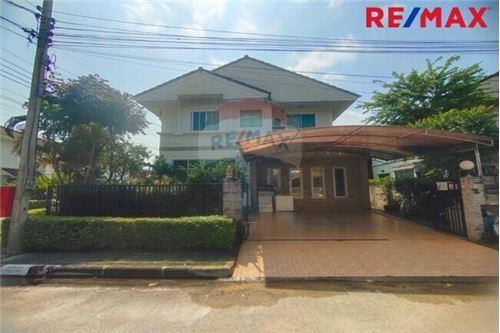 153 Sqm., 5 Beds House listed for ฿ 4,500,000.