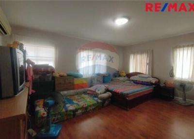 153 Sqm., 5 Beds House listed for ฿ 4,500,000.