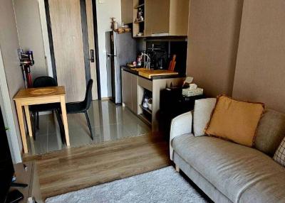 1-BR Condo at Oka Haus Sukhumvit 36 near BTS Thong Lor