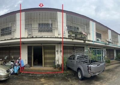 Commercial building, Soi Thung Lung Thani Soi 1