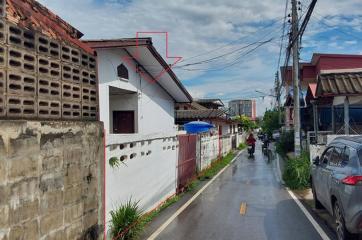 Dormitory next to Soi Si Sawat Damnoen 31