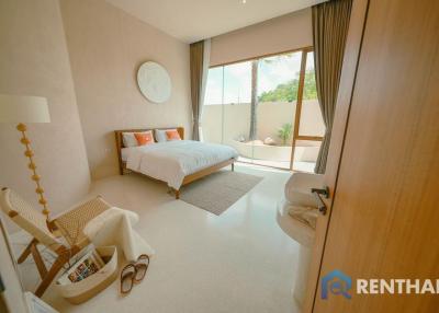 Ready to move in Luxury Pool Villa at Jomtien