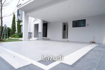 4 Bed 5 Bath 303 Sqm Luxury House for Rent