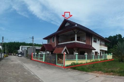 Single house in Soi Kasemsuk